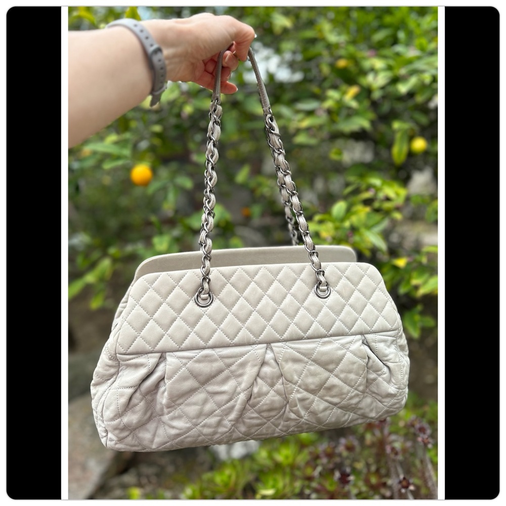 Chanel Bowling bag - Picture 3 of 11